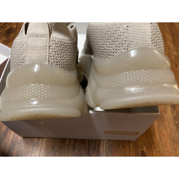 Cushionaire Women's Memory Foam Sneakers in Taupe Apolo-T - Size 9M, New In Box - Picture 8 of 9